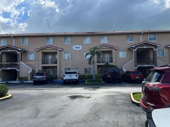17425 NW 75th Pl 105, Hialeah FL 33015