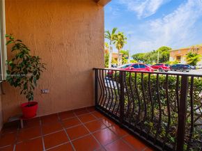 17425 NW 75th Pl 105, Hialeah FL 33015