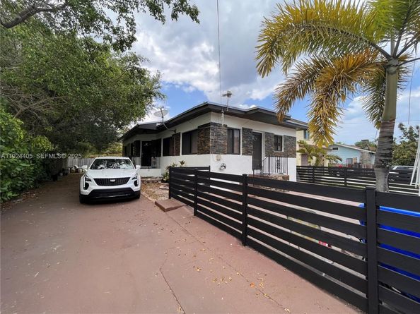 55 NW 44 St, Miami FL 33127