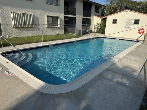 130 NW 60th Ave 12, Margate FL 33063
