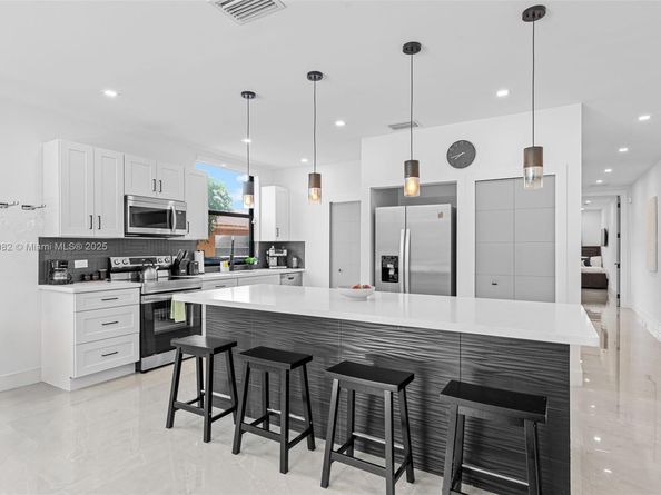 3617 SW 27th St, Miami FL 33133