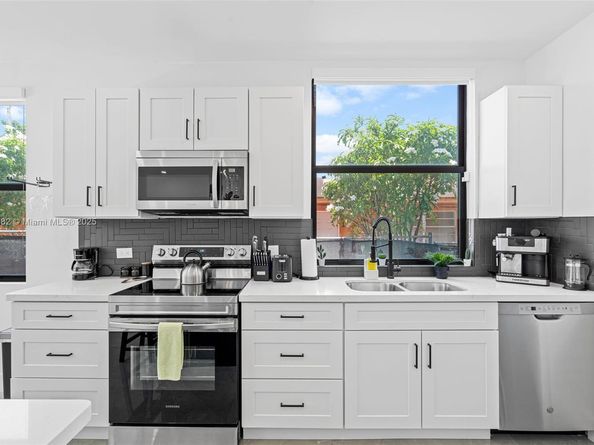 3617 SW 27th St, Miami FL 33133