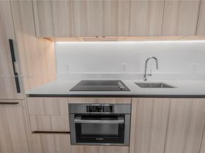 225 N Miami 3009, Miami FL 33128