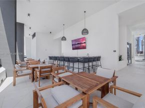 225 N Miami 3009, Miami FL 33128