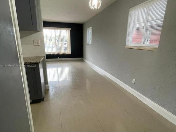 2720 NW 2nd St, Pompano Beach FL 33069