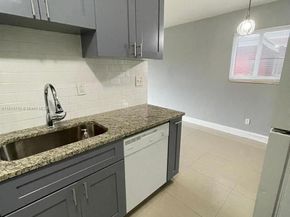 2720 NW 2nd St, Pompano Beach FL 33069