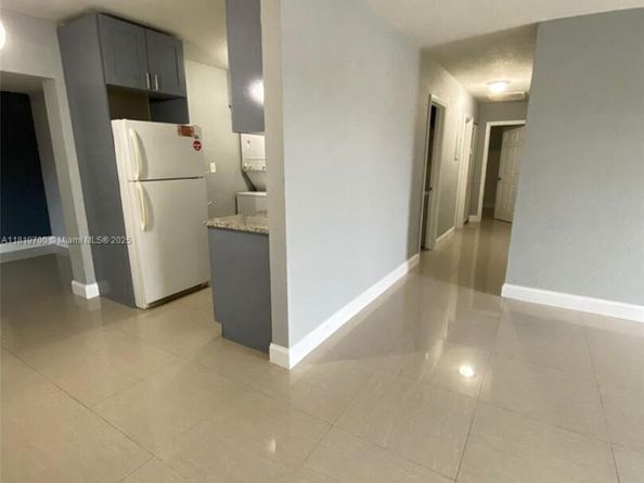 2720 NW 2nd St, Pompano Beach FL 33069