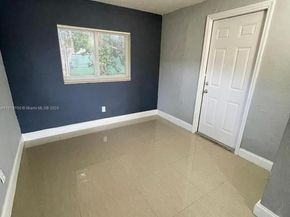 2720 NW 2nd St, Pompano Beach FL 33069