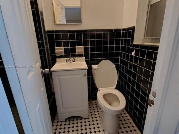 1719 Lincoln St, Hollywood FL 33020