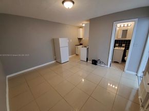 1719 Lincoln St, Hollywood FL 33020