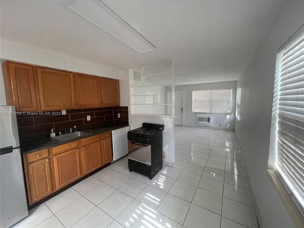 1719 Lincoln St, Hollywood FL 33020