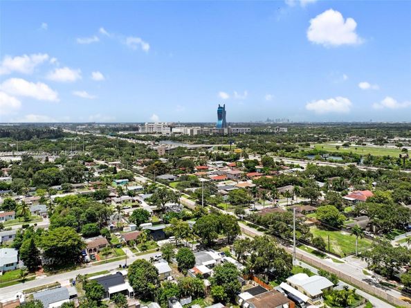 6404 Meade St, Hollywood FL 33024