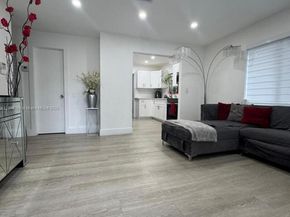 6404 Meade St, Hollywood FL 33024