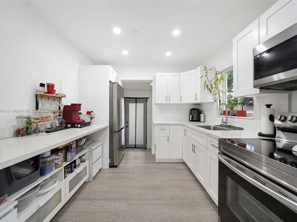 6404 Meade St, Hollywood FL 33024