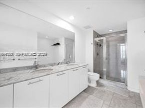 950 Brickell Bay Dr 3605, Miami FL 33131