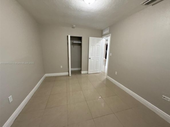 2041 Acapulco Dr, Miramar FL 33023
