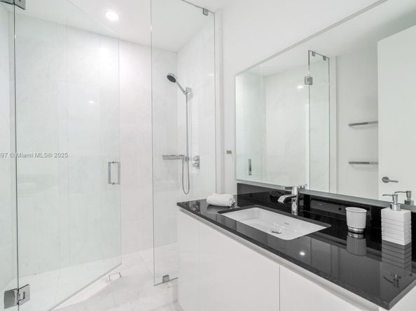 18555 Collins Ave 5105, Sunny Isles Beach FL 33160