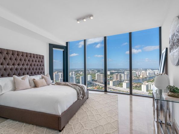 18555 Collins Ave 5105, Sunny Isles Beach FL 33160