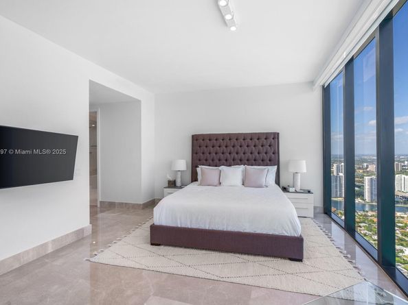 18555 Collins Ave 5105, Sunny Isles Beach FL 33160