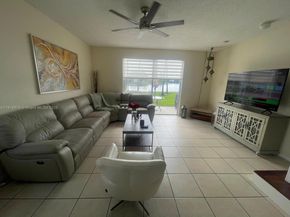3778 San Simeon Cir, Weston FL 33331