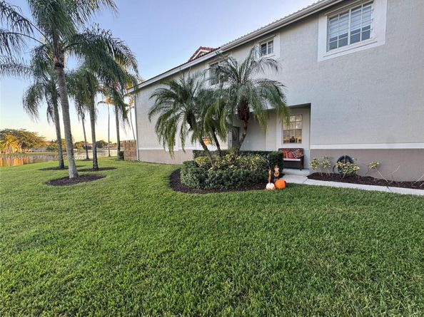 3778 San Simeon Cir, Weston FL 33331