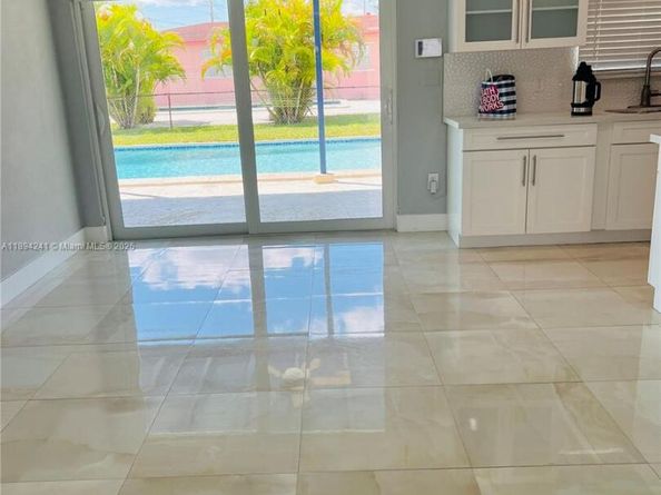 8700 SW 42nd Ter, Miami FL 33165