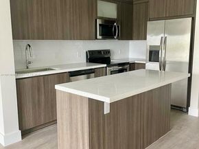 1938 Jackson St 403, Hollywood FL 33020