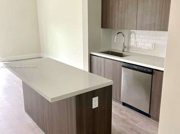 1938 Jackson St 403, Hollywood FL 33020