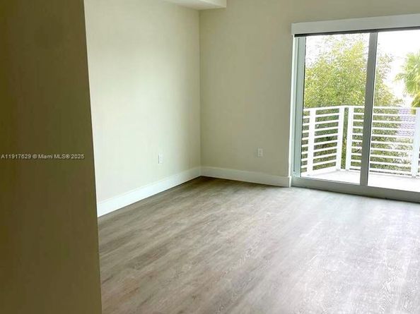 1938 Jackson St 403, Hollywood FL 33020