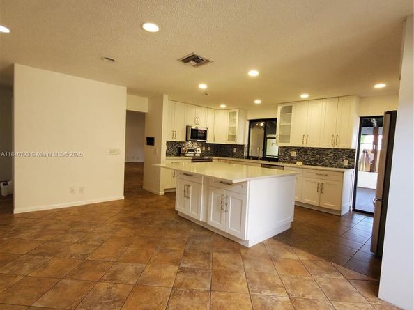 2159 Baton Rouge, Weston FL 33326