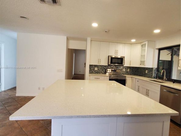 2159 Baton Rouge, Weston FL 33326