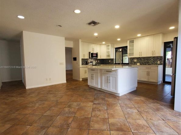 2159 Baton Rouge, Weston FL 33326