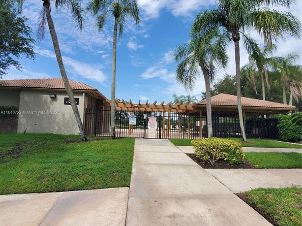 2159 Baton Rouge, Weston FL 33326