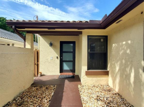 2159 Baton Rouge, Weston FL 33326