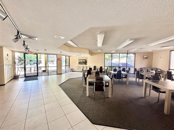 6655 W Broward Blvd 201, Plantation FL 33317