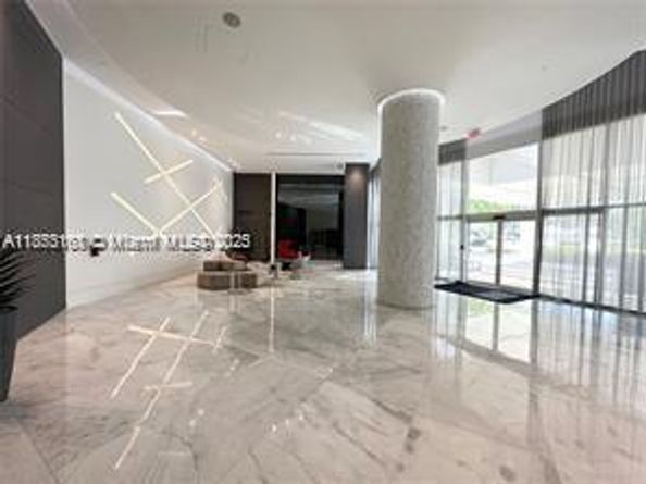 3300 NE 192nd St 1511, Aventura FL 33180