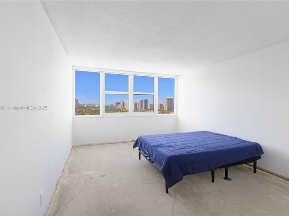 2030 S Ocean Dr 1708, Hallandale Beach FL 33009