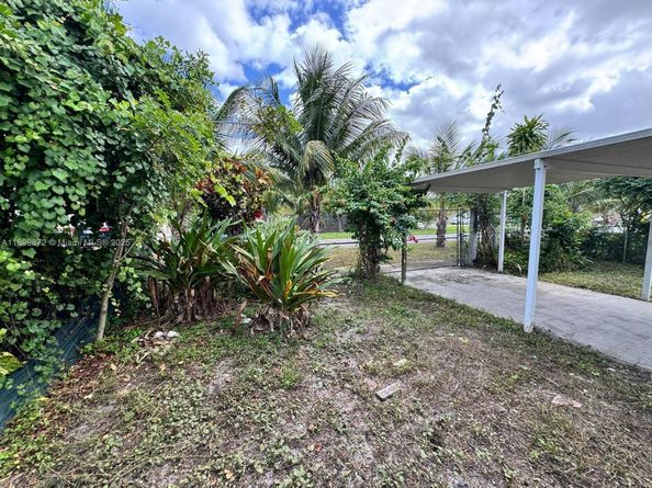 341 Aladdin St, Opa-Locka FL 33054