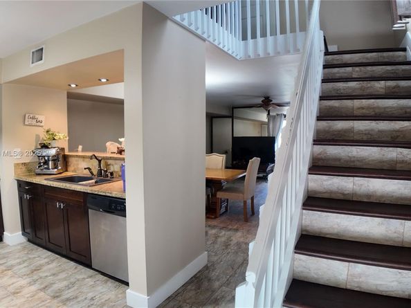9715 NW 23rd Ct, Pembroke Pines FL 33024