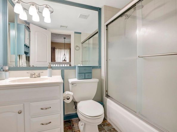 9715 NW 23rd Ct, Pembroke Pines FL 33024