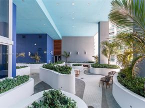 1300 Brickell Bay Dr 808, Miami FL 33131