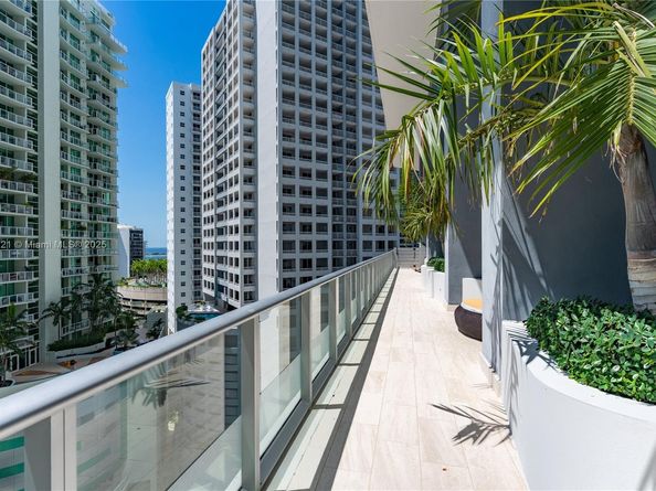 1300 Brickell Bay Dr 808, Miami FL 33131
