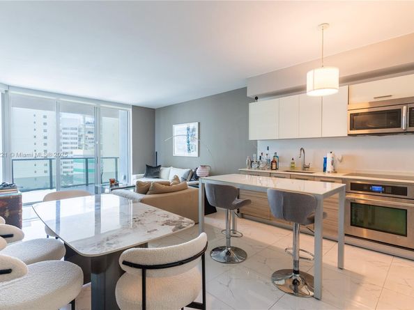 1300 Brickell Bay Dr 808, Miami FL 33131
