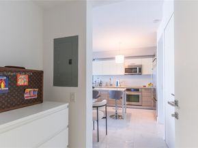 1300 Brickell Bay Dr 808, Miami FL 33131