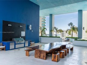 1300 Brickell Bay Dr 808, Miami FL 33131