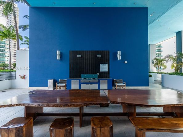 1300 Brickell Bay Dr 808, Miami FL 33131
