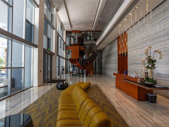 1300 Brickell Bay Dr 808, Miami FL 33131
