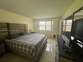 10101 Sunrise Lakes Blvd 306, Sunrise FL 33322