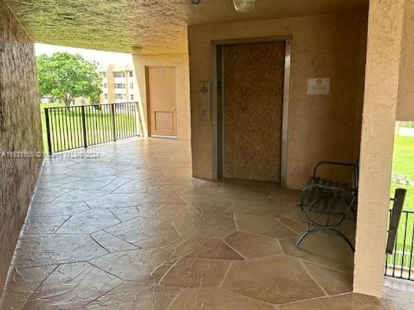 10101 Sunrise Lakes Blvd 306, Sunrise FL 33322