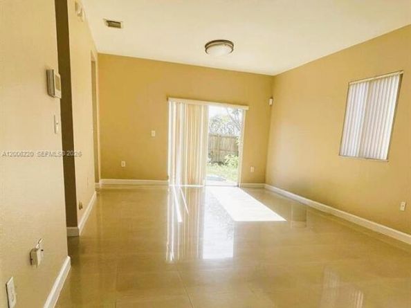 390 NE 35th Ave, Homestead FL 33033